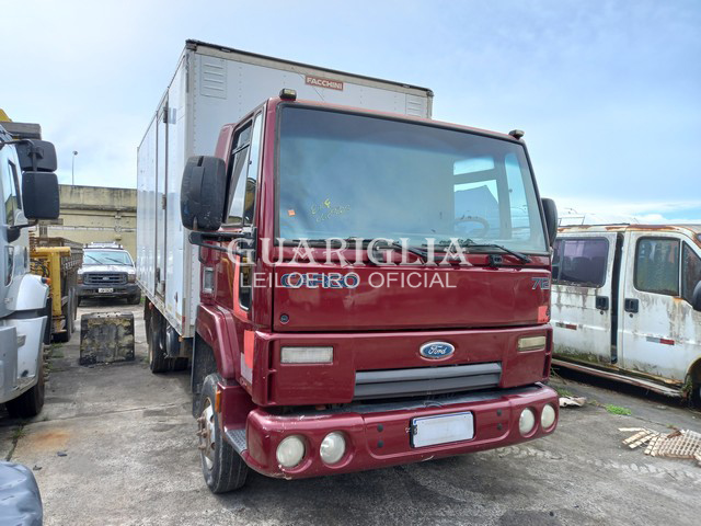 FORD CARGO 712 E 2010