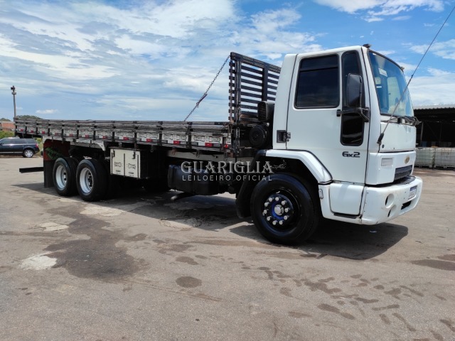 FORD CARGO 2422 E 2011