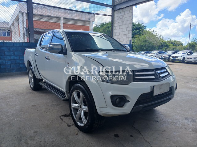 MITSUBISHI L200 3.5 HPE 4X4 CD V6 24V FLEX 4P AUTOMÁTICO 2015